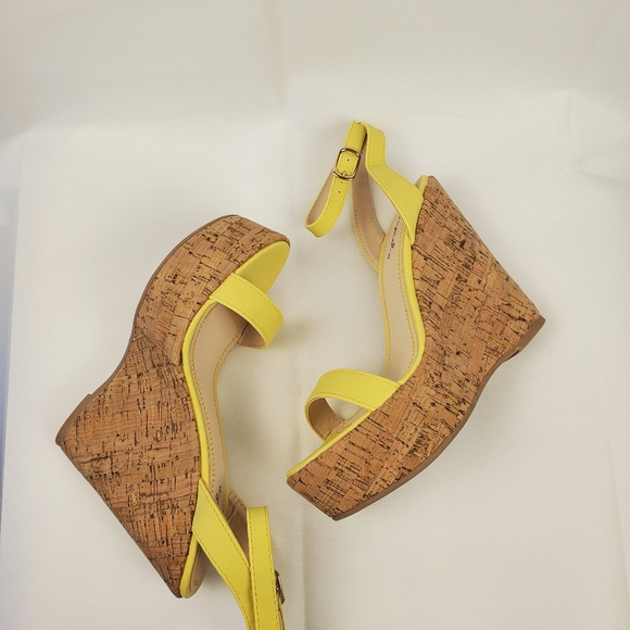 Lemon Wedges - Picture 2 of 2